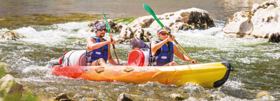 couple en kayak