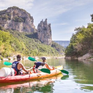 Rocher de la cathédrale canoe gorges de l'ardèche