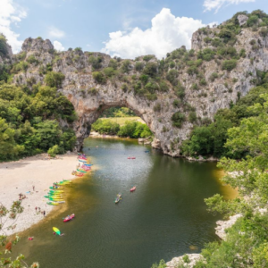 Vue sur le pont d'Arc