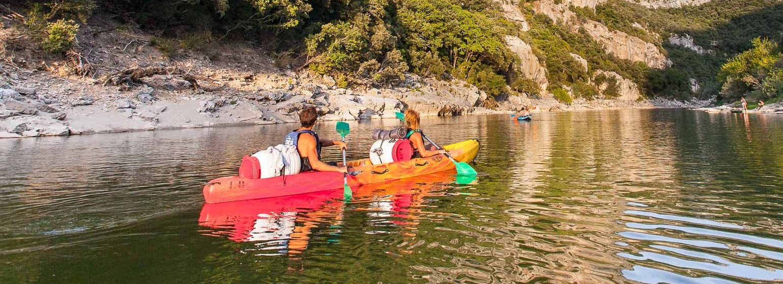 couple en kayak